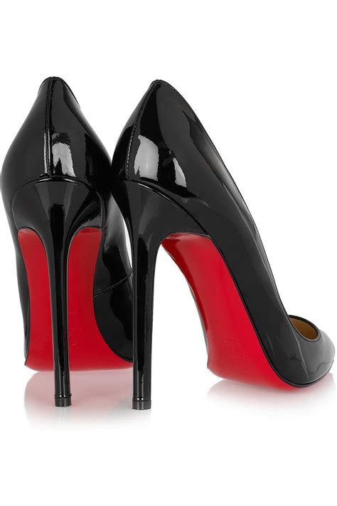 which shoes have red bottoms